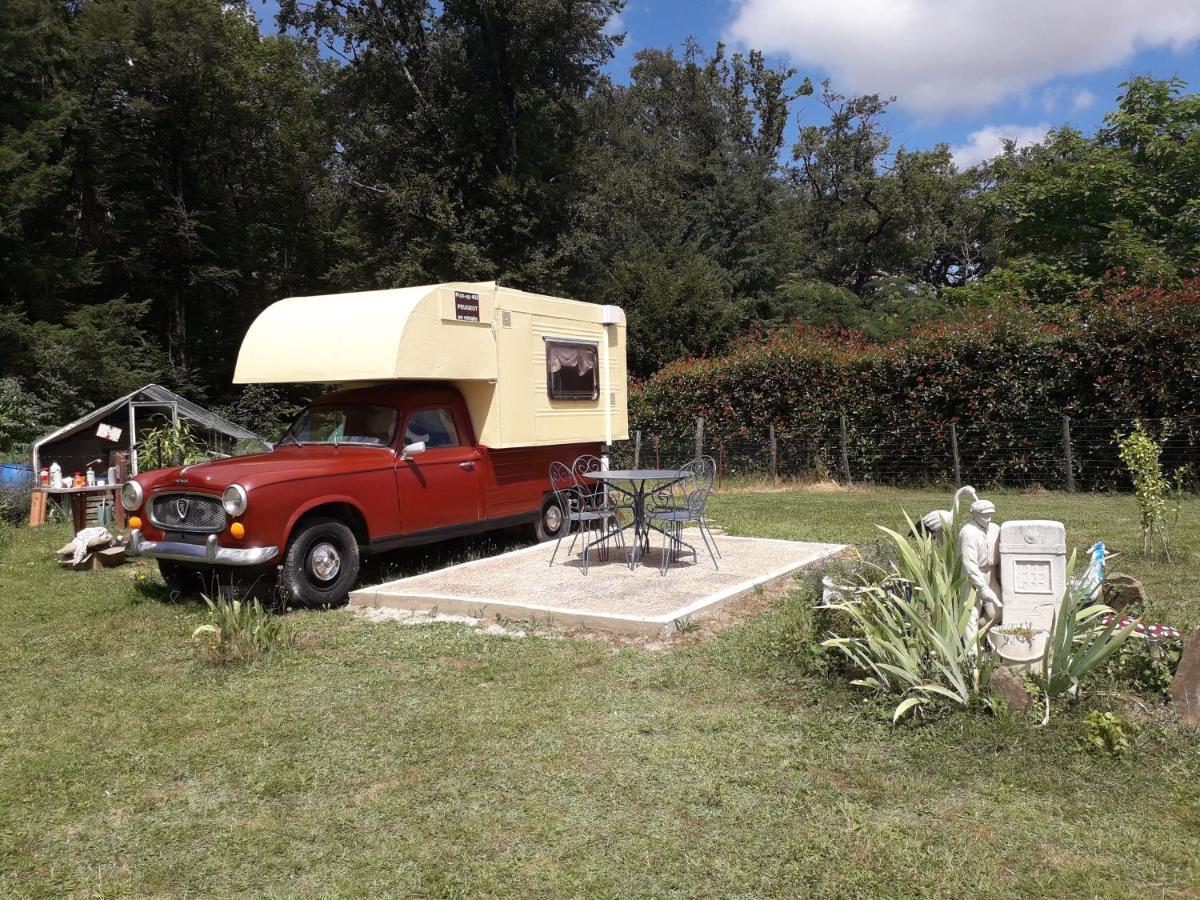 Le Pick Up 403 Vintage Hotel Oradour-sur-Glane Buitenkant foto