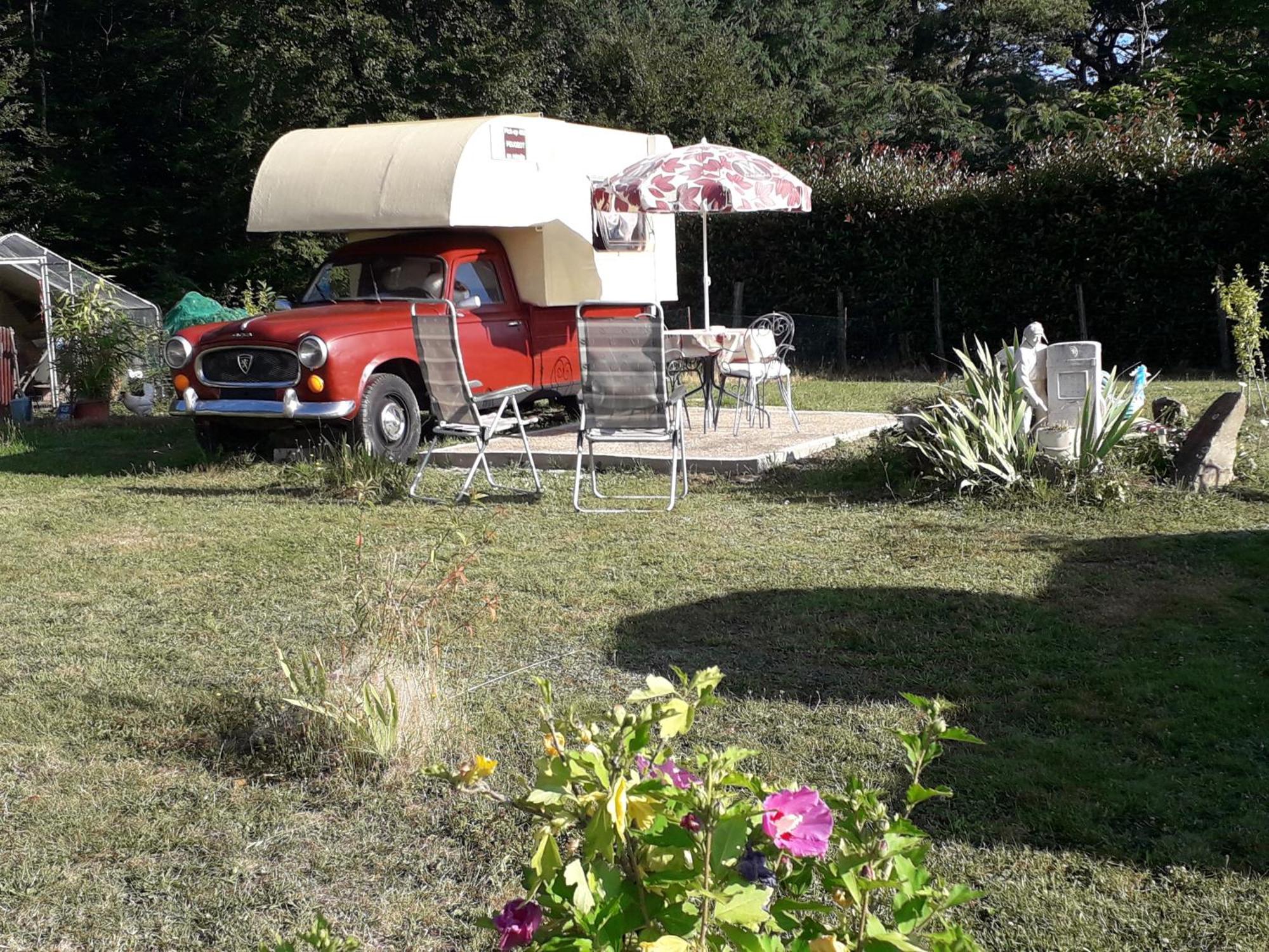 Le Pick Up 403 Vintage Hotel Oradour-sur-Glane Buitenkant foto